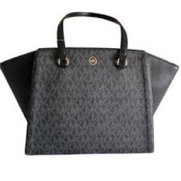 Michael Kors Handbags - MICHAEL KORS
Chantal Large Logo tote bag